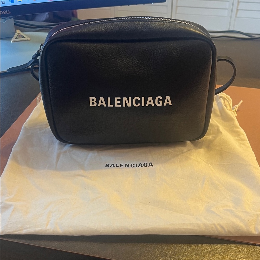 Balenciaga Camera Bag - Picture 2 of 12
